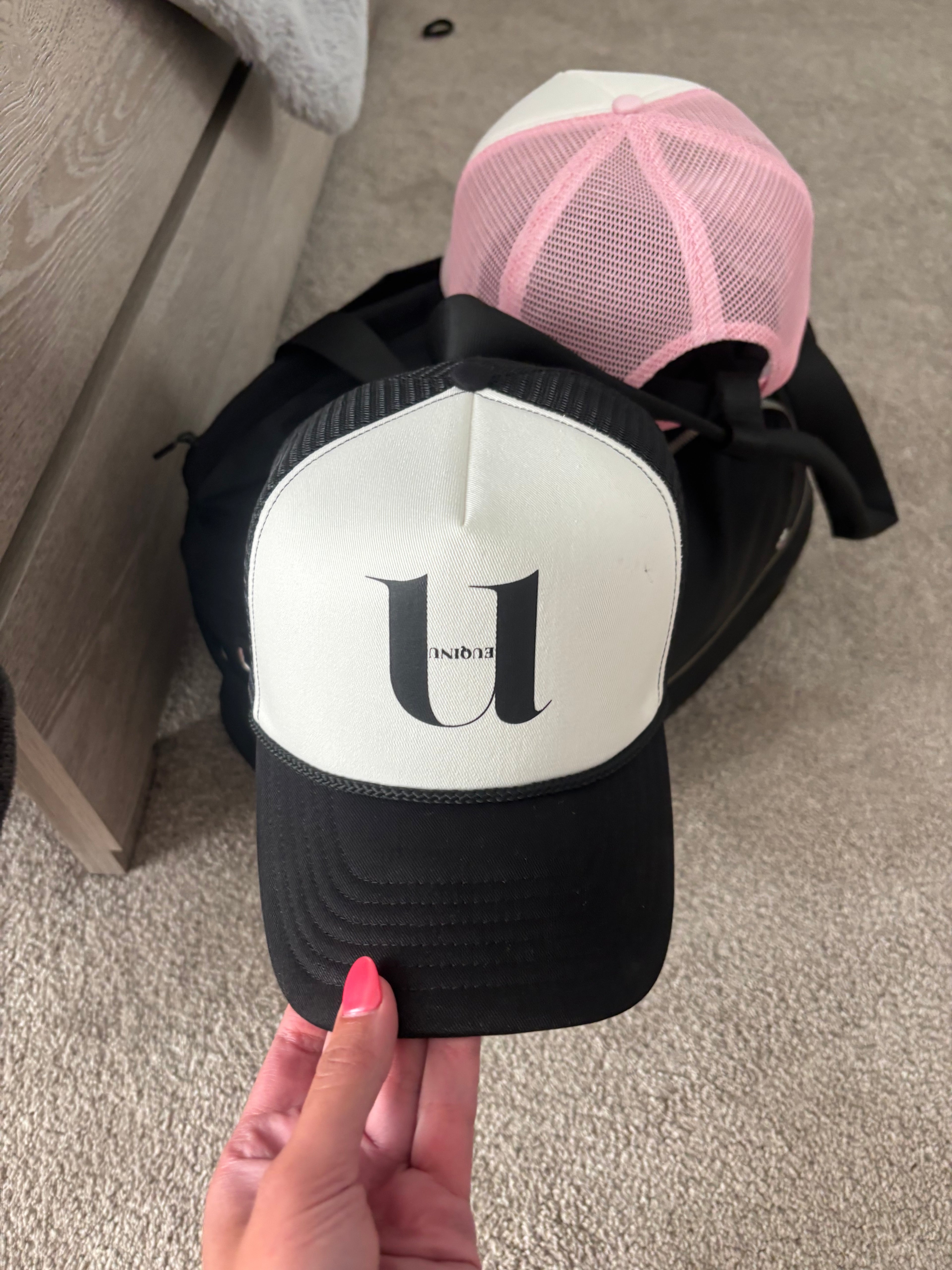 UNIQUE LUX CAP LOGO